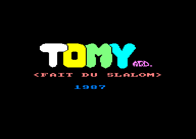 TOMY FAIT DU SLALOM